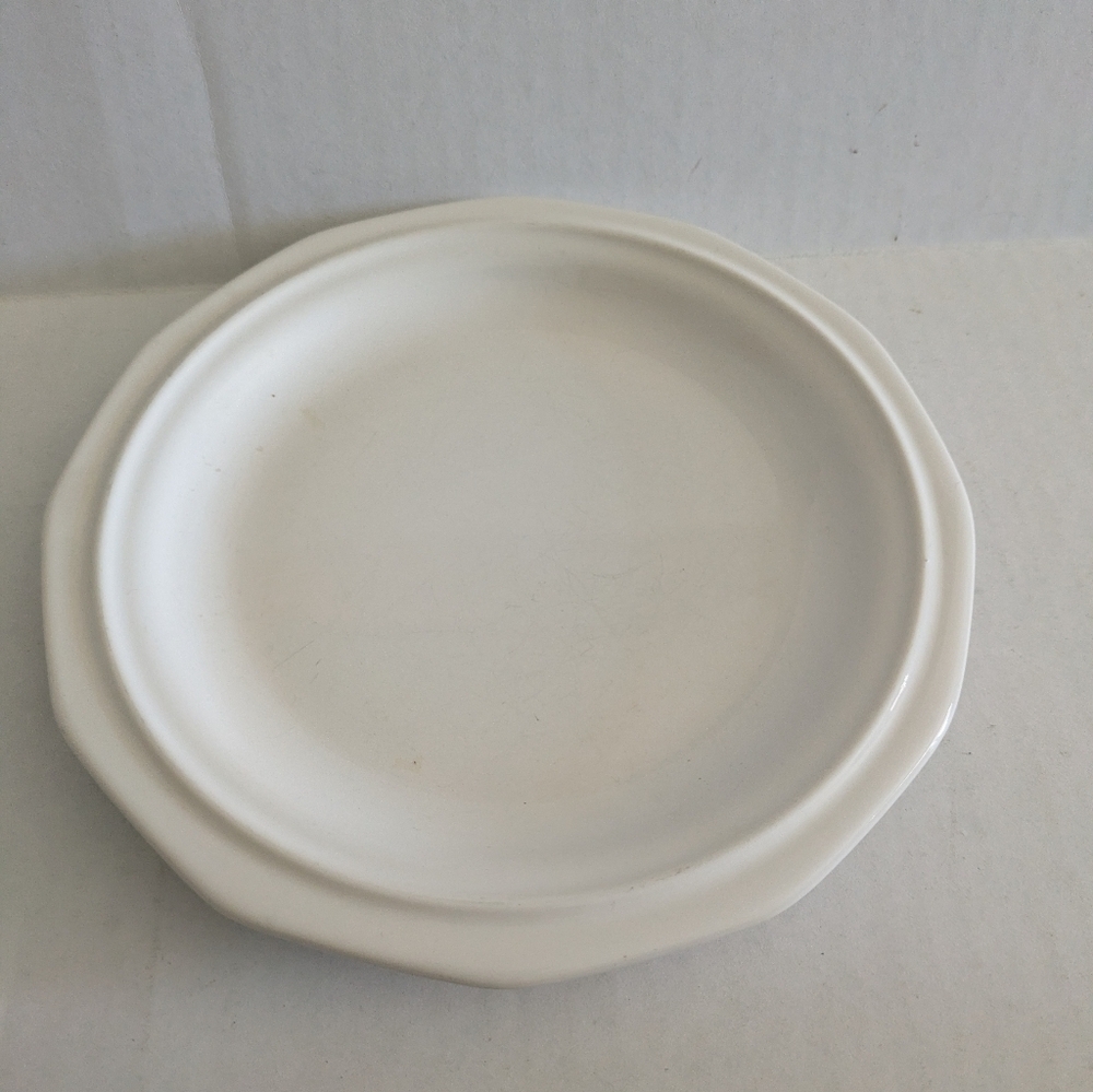 Vintage Heritage White Plate by Pfaltzgraff